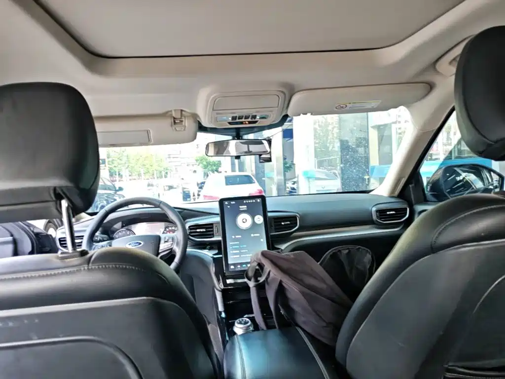 Ford Explorer — миниатюра 18