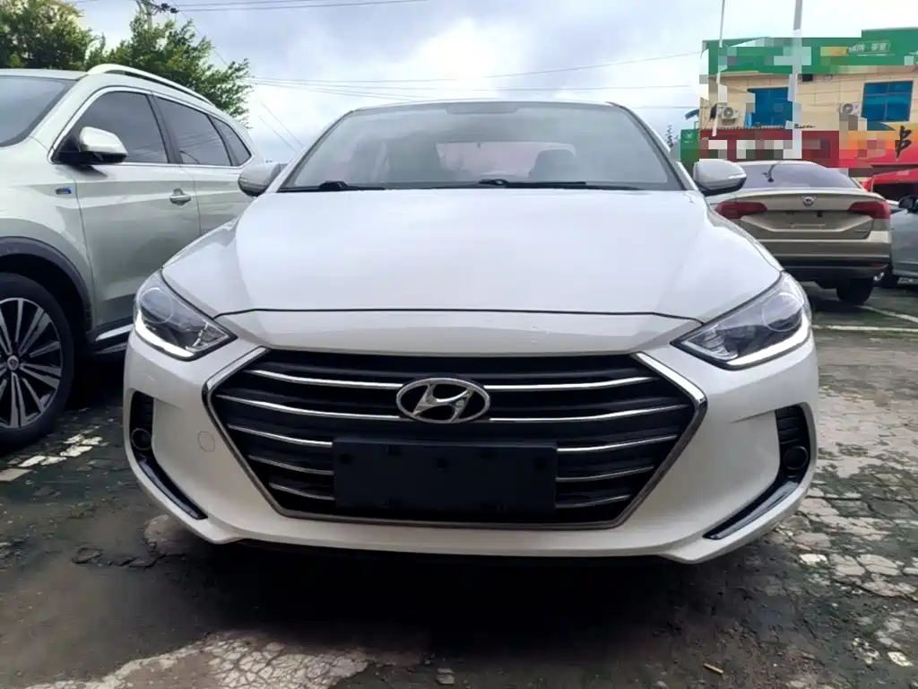 Hyundai Elantra — миниатюра 3