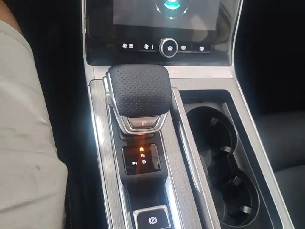 Roewe RX5 New Energy — миниатюра 14