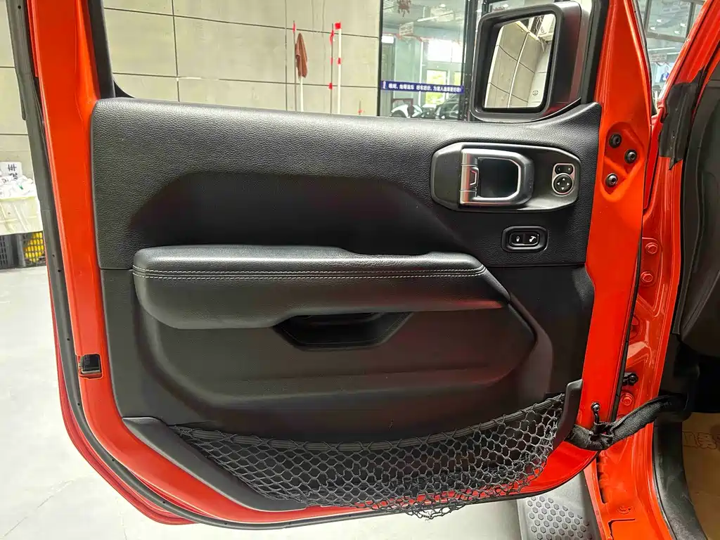 Jeep Wrangler — миниатюра 9