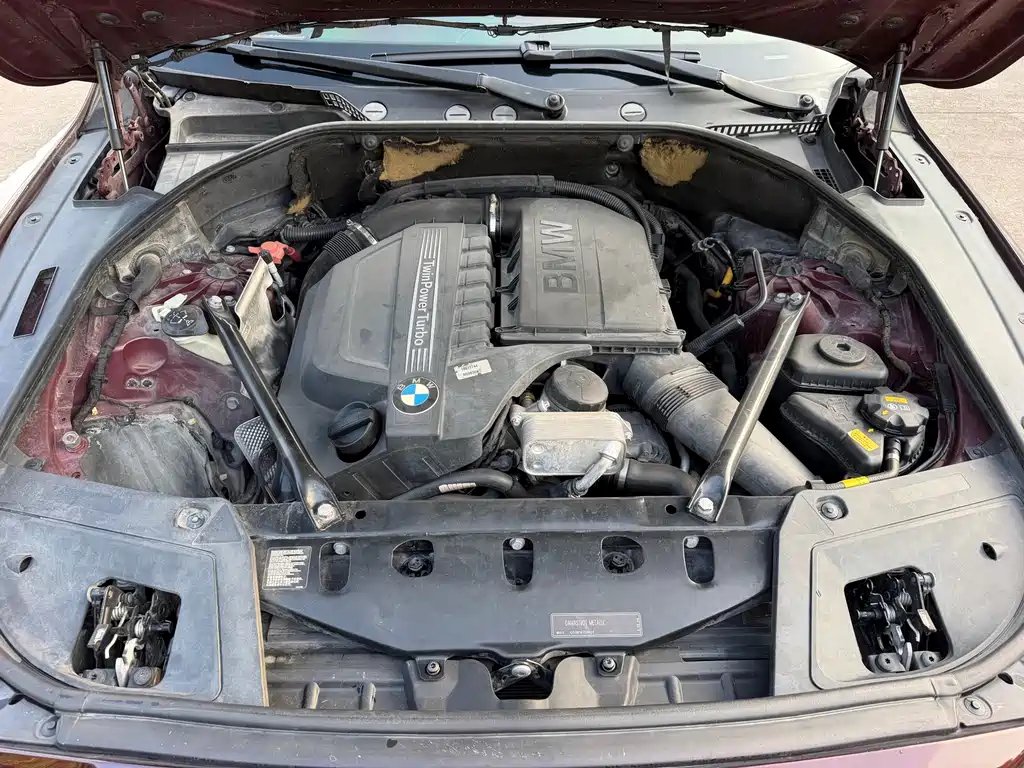 BMW 5 Series GT — миниатюра 20