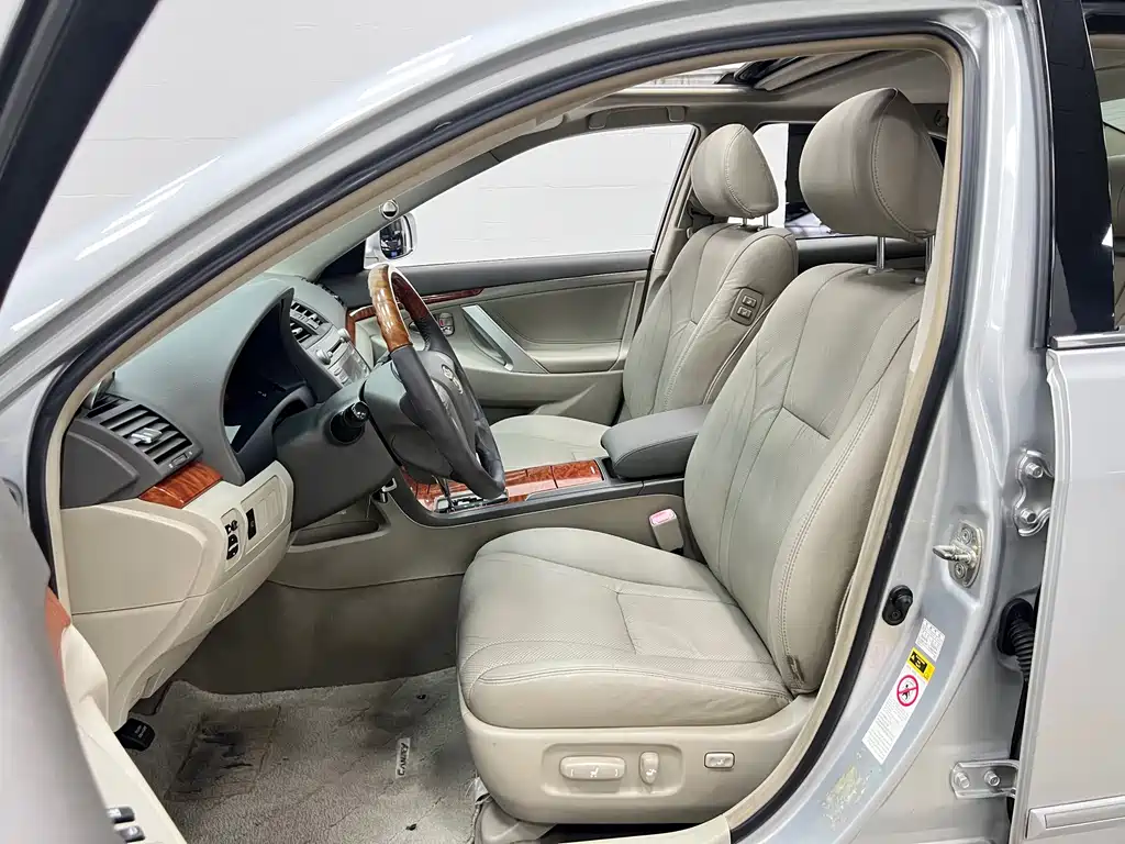Toyota Camry — миниатюра 6