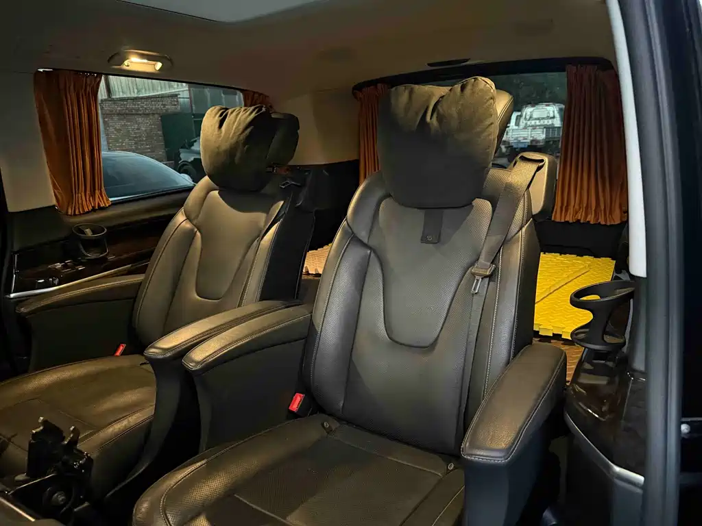 Mercedes-Benz V-Class — миниатюра 5