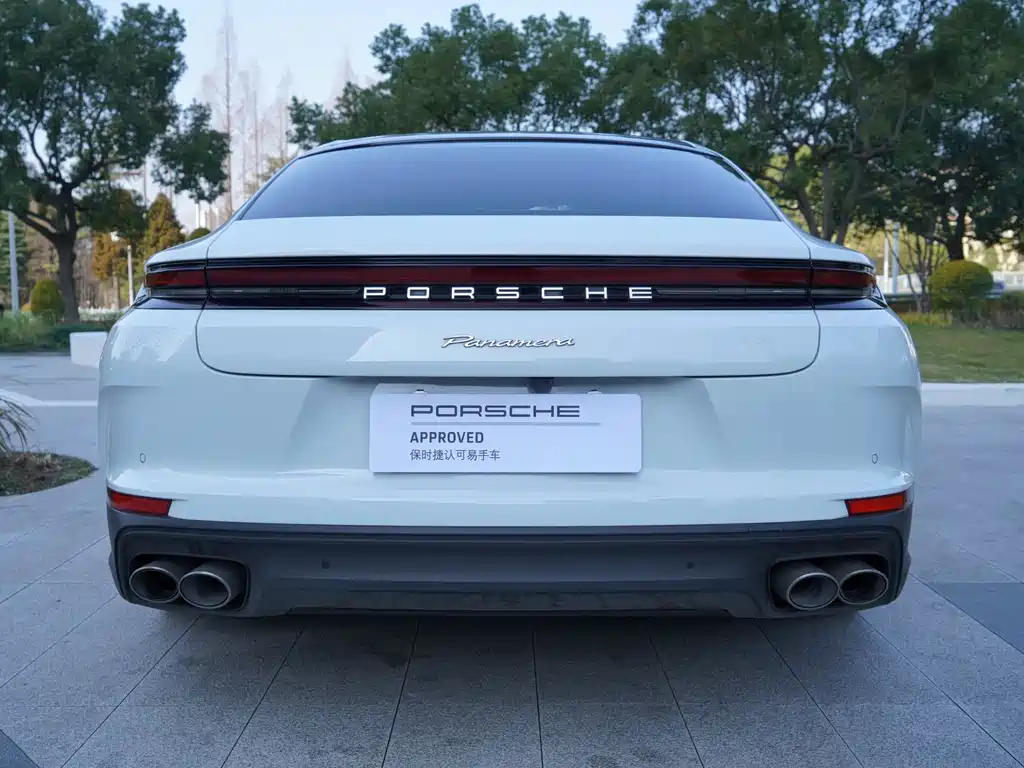 PORSCHE PANAMERA