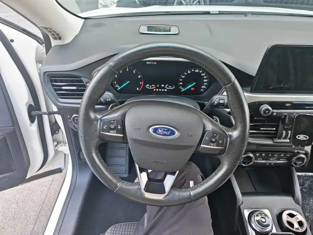 Ford Focus — миниатюра 11