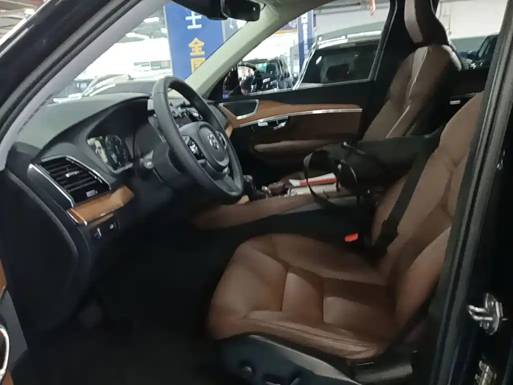 Volvo XC90 — миниатюра 15