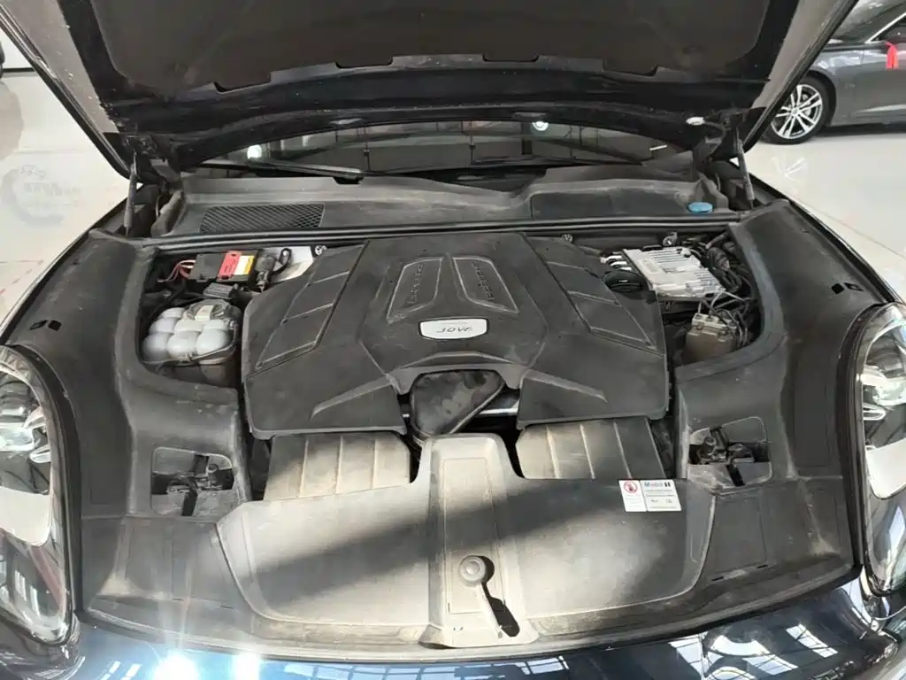 Porsche Cayenne — миниатюра 20
