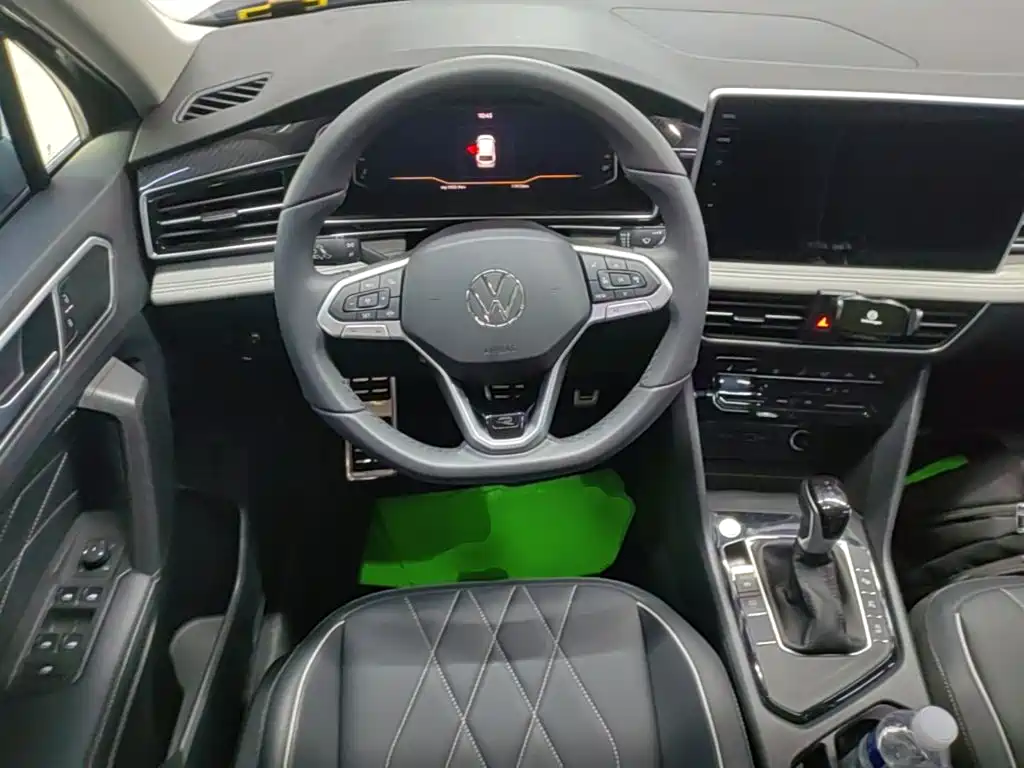 Volkswagen Tiguan L — миниатюра 11