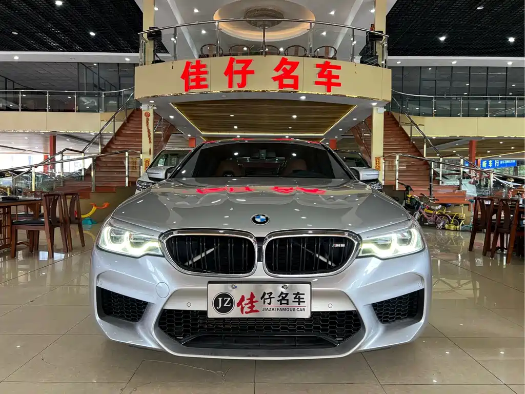 BMW M5 — миниатюра 2