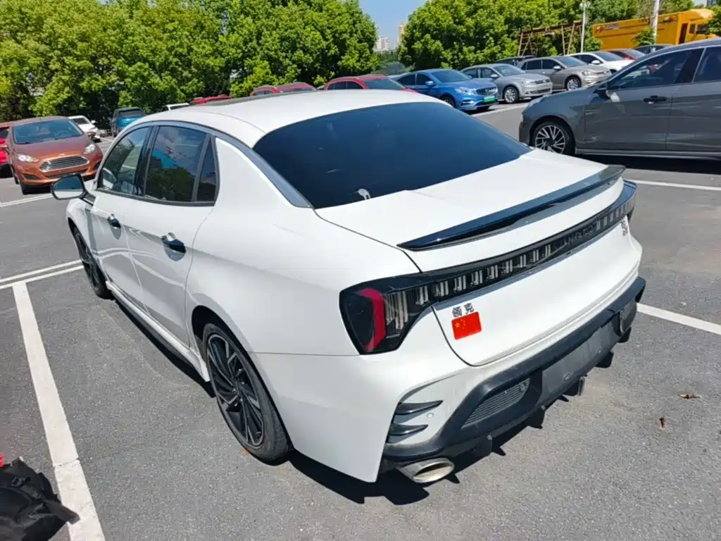 Lynk & Co 03 — миниатюра 5