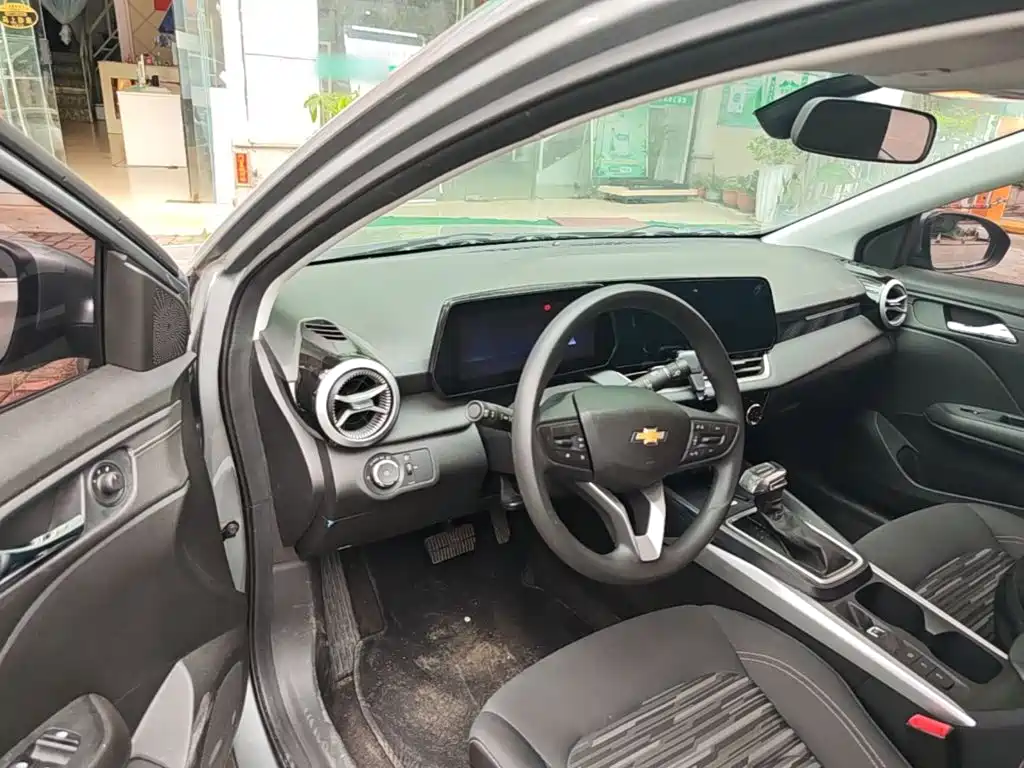 Chevrolet Monza — миниатюра 10