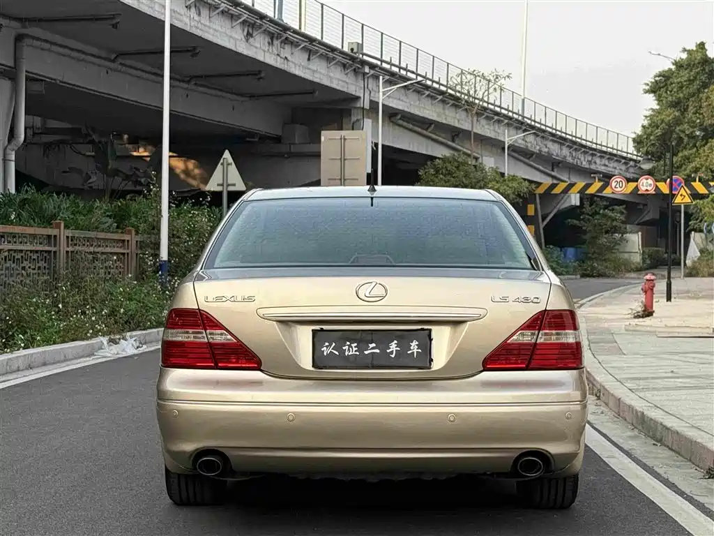 Lexus LS — миниатюра 24