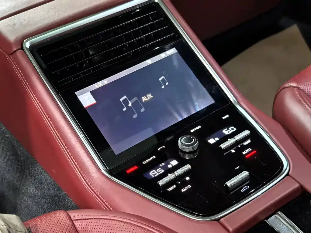 Porsche Panamera — миниатюра 9