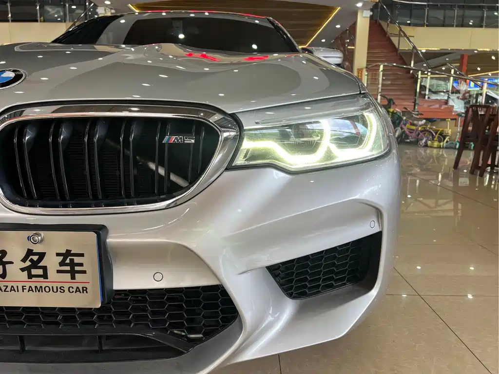 BMW M5 — миниатюра 22