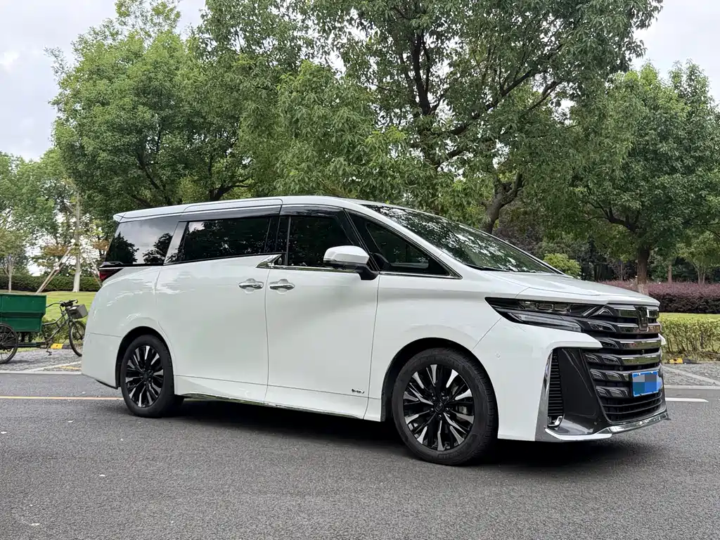 Toyota Vellfire — миниатюра 4