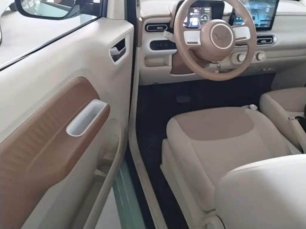 Wuling MINIEV — миниатюра 16