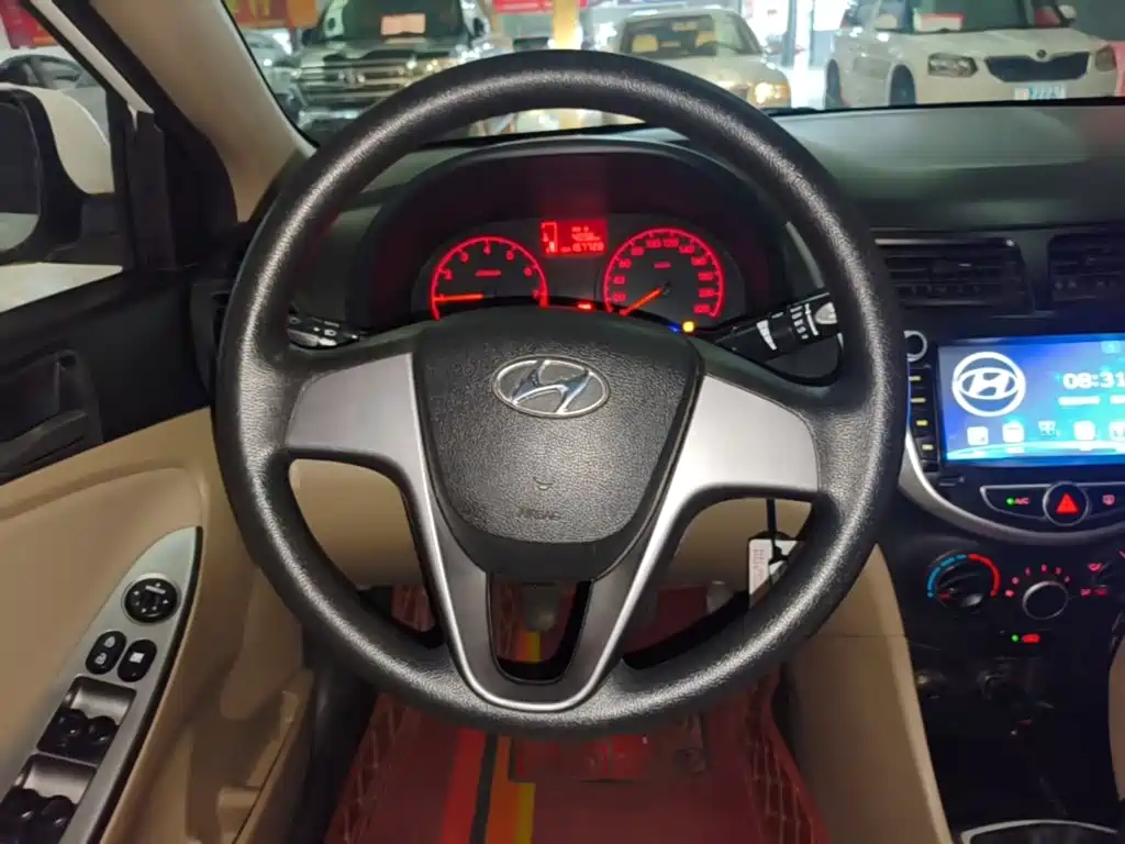 Hyundai Verna — миниатюра 11