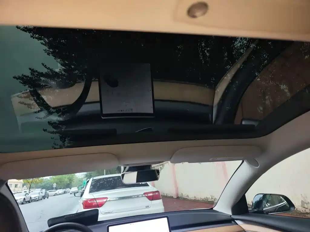 Tesla Model 3 — миниатюра 19