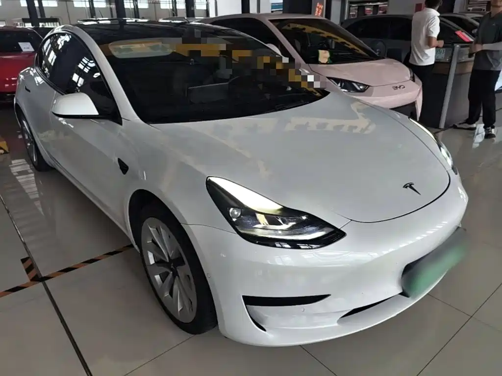 Tesla Model 3 — миниатюра 4