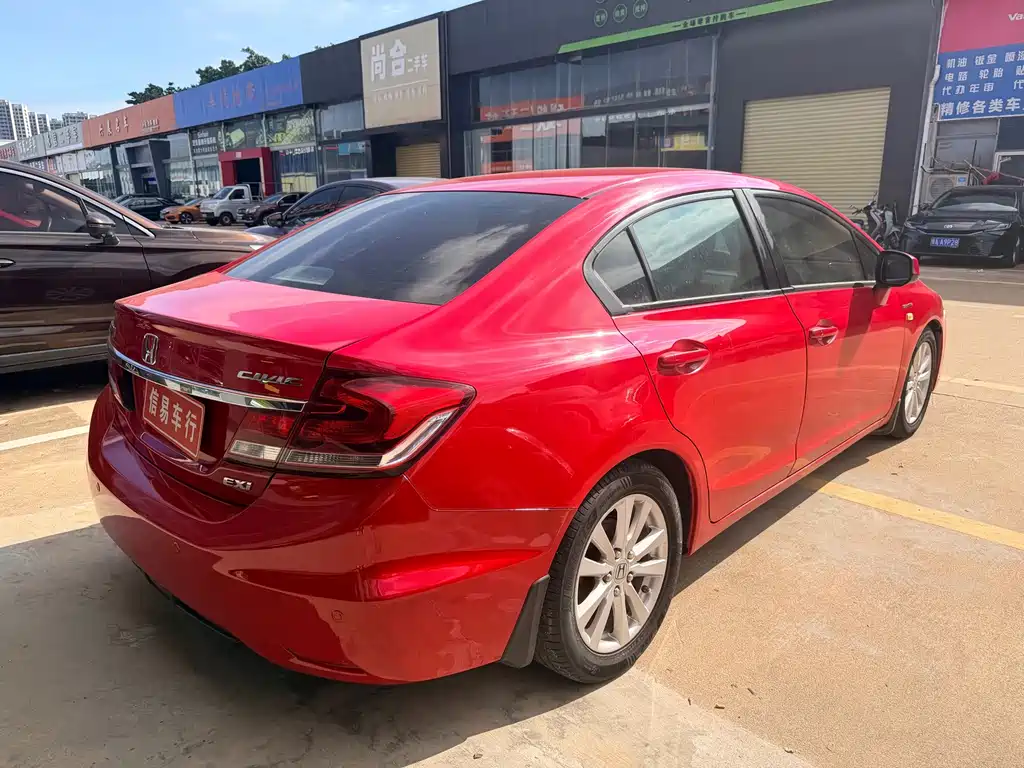 Honda Civic — миниатюра 12