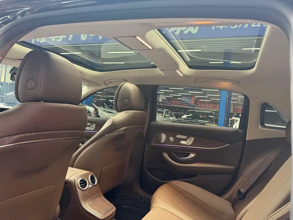 Mercedes-Benz E-Class — миниатюра 17