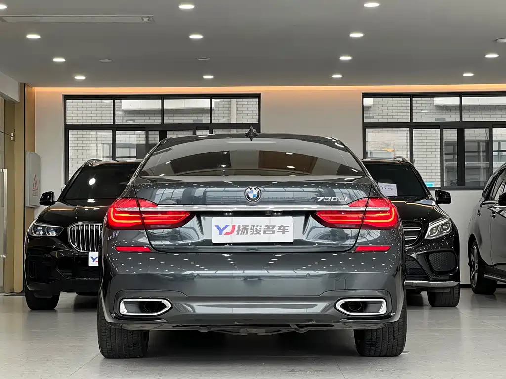 BMW 7 Series — миниатюра 4