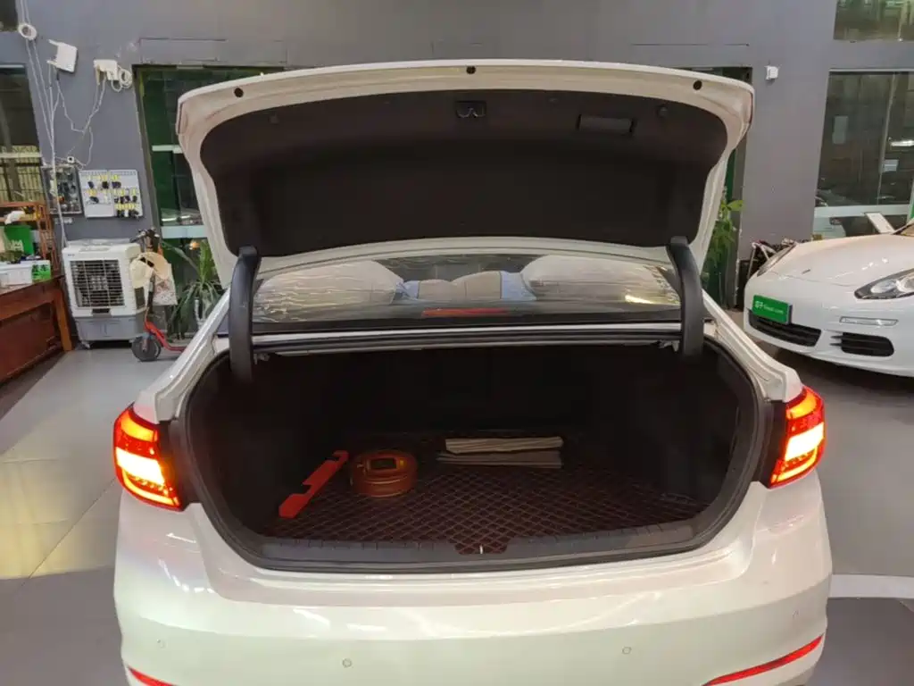Hyundai Sonata — миниатюра 19