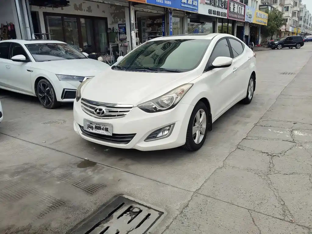 Hyundai Elantra Langdong 2013