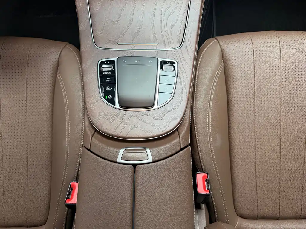 Mercedes-Benz E-Class — миниатюра 10