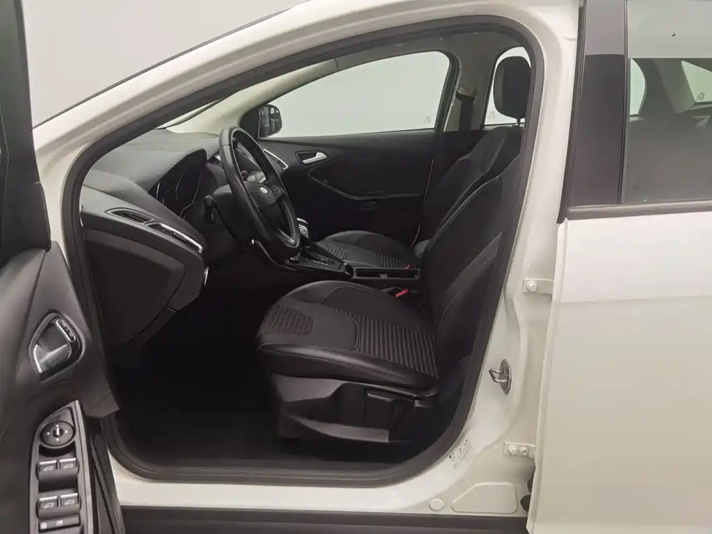 Ford Focus — миниатюра 10