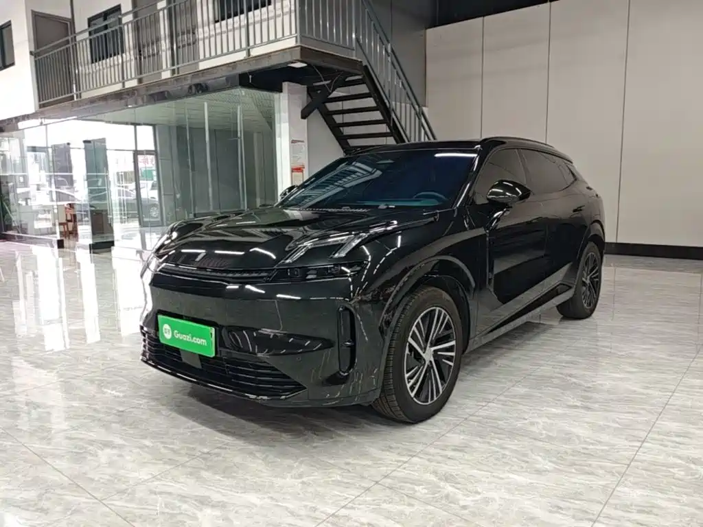 Lynk & Co 08 EM-P