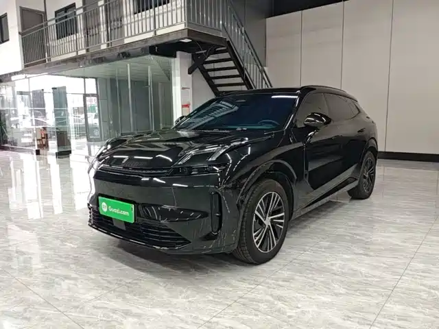 Lynk & Co 08 EM-P
