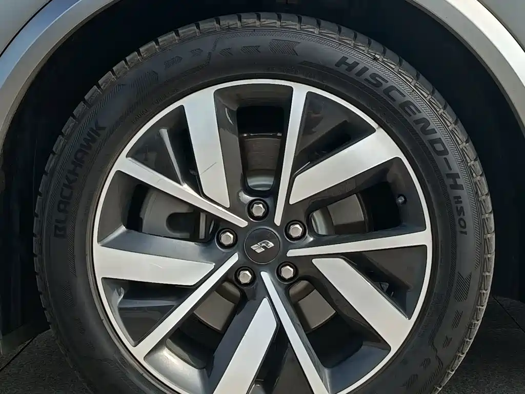 Li Auto Li L8 — миниатюра 10