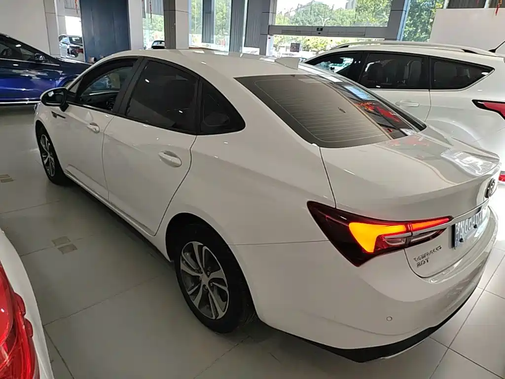 Buick Verano — миниатюра 5
