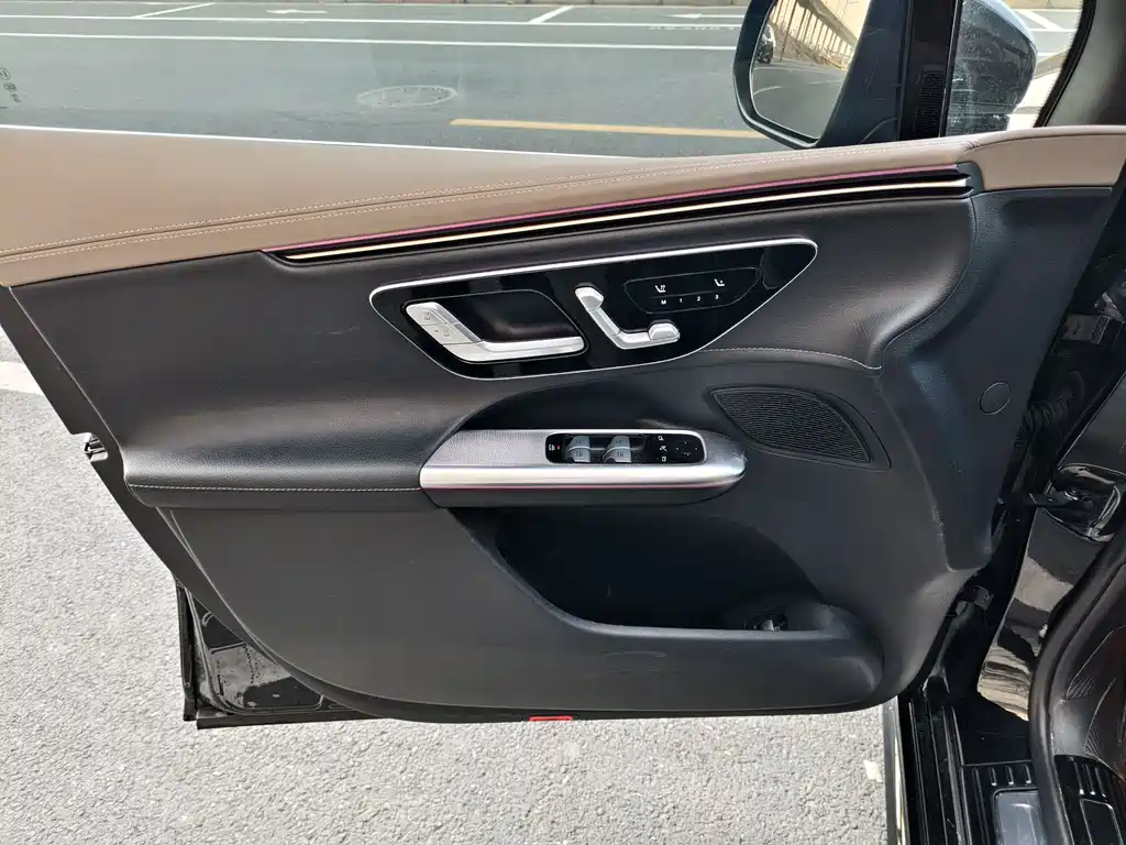 MERCEDES-BENZ EQE SUV