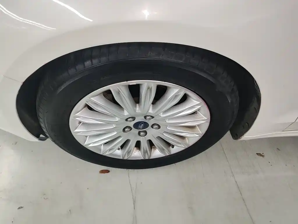 Ford Mondeo — миниатюра 23
