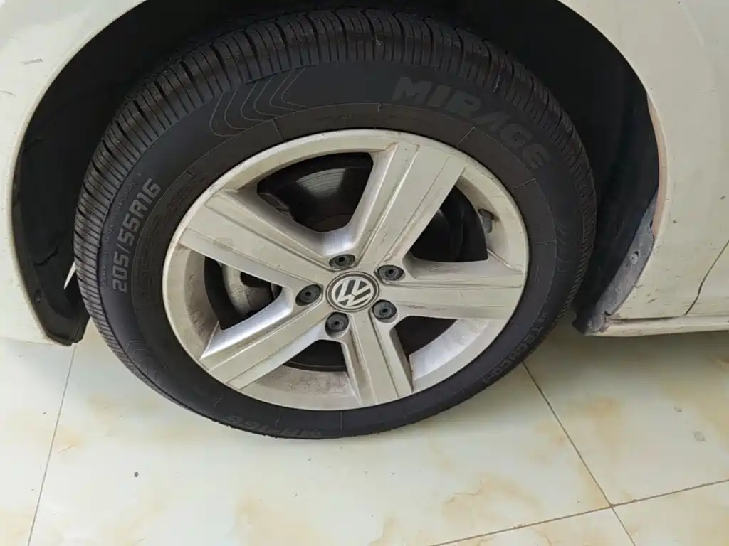 Volkswagen Golf — миниатюра 23