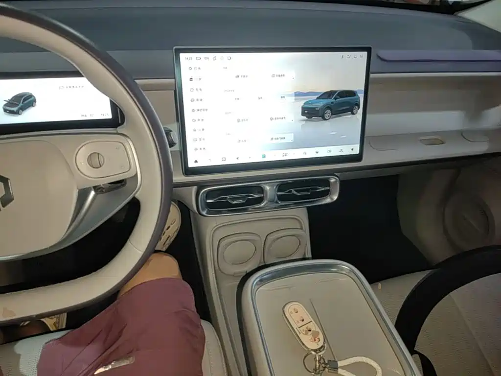 Leapmotor Leapmotor B10 — миниатюра 10