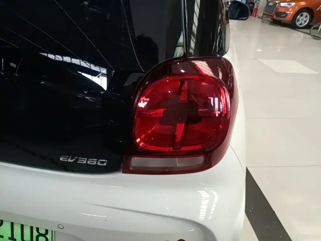Roewe Clever — миниатюра 8