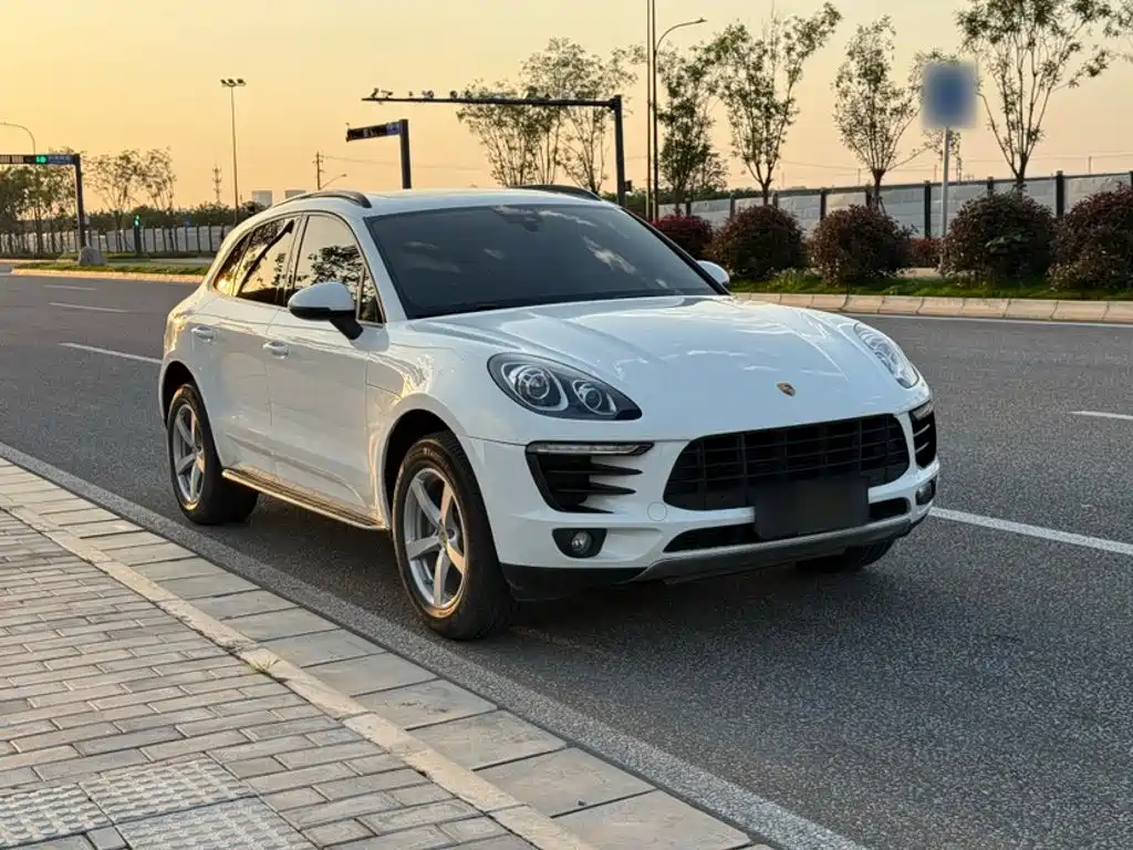 Porsche Macan — миниатюра 4