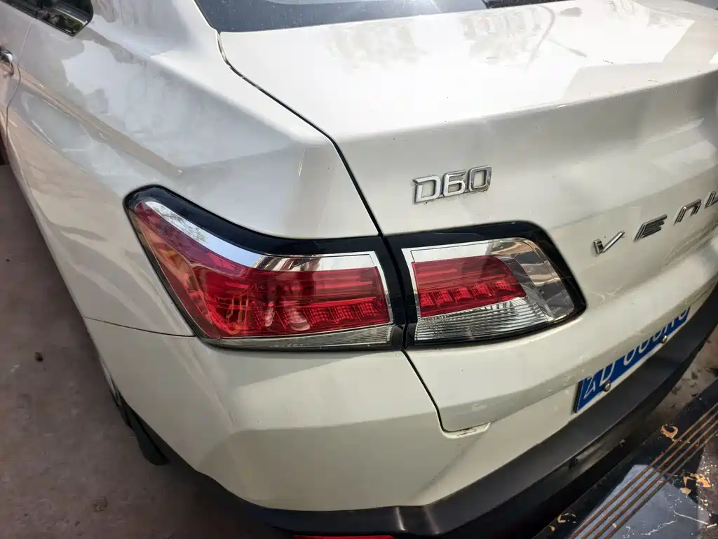 Venucia D60 1.6L Entry Manual Comfort Enjoy Edition, фото 16