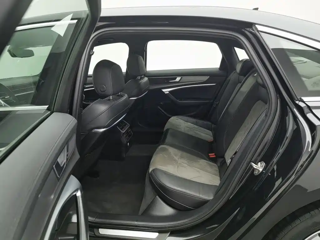 Audi A6L New Energy — миниатюра 15