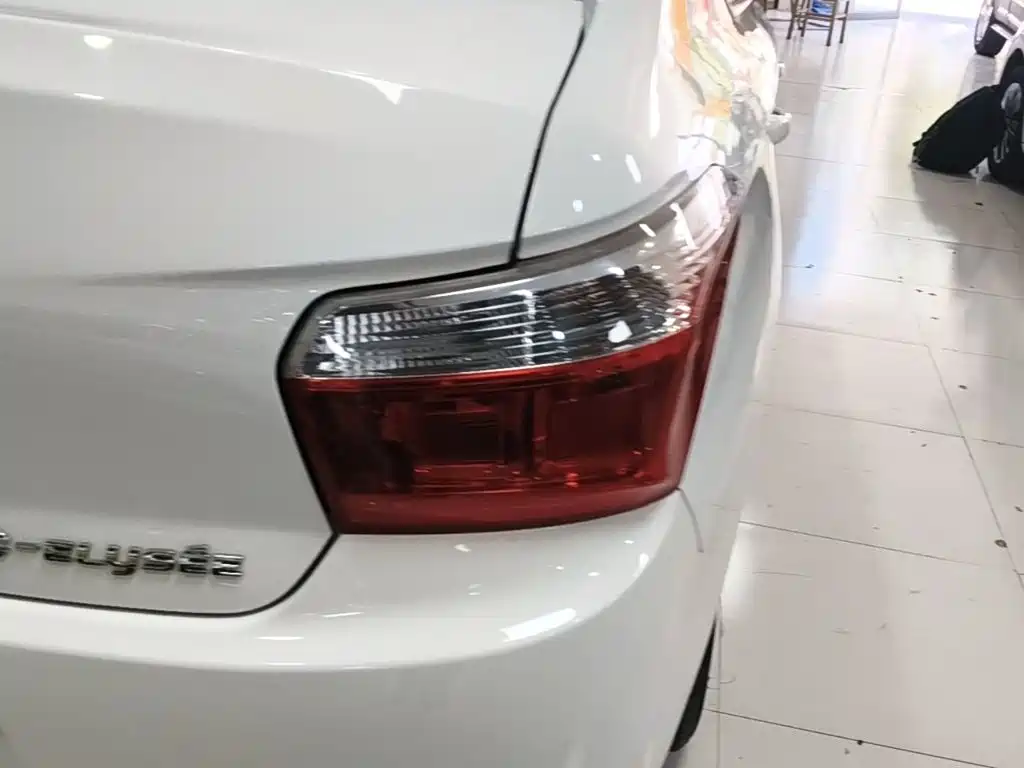 Citroen Elysee — миниатюра 8