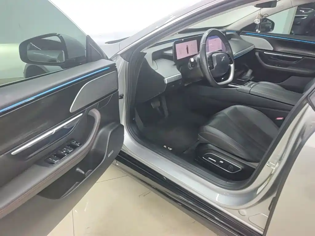 XPeng P7 — миниатюра 16