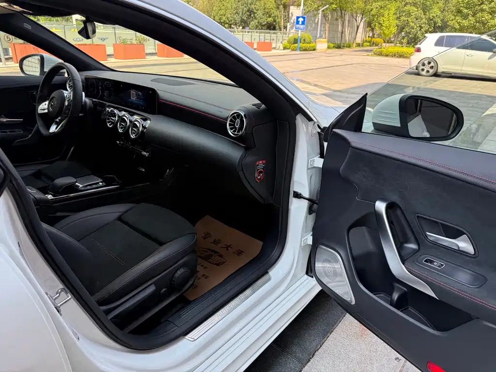Mercedes-Benz CLA (Import) — миниатюра 42