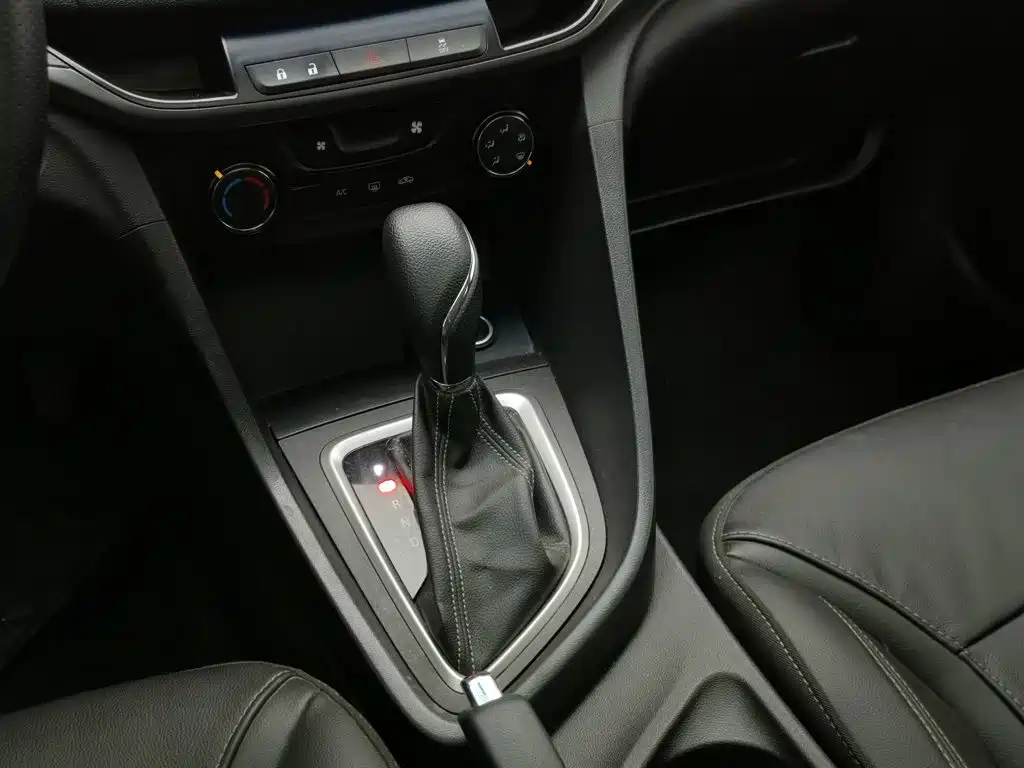 Buick Excelle — миниатюра 13