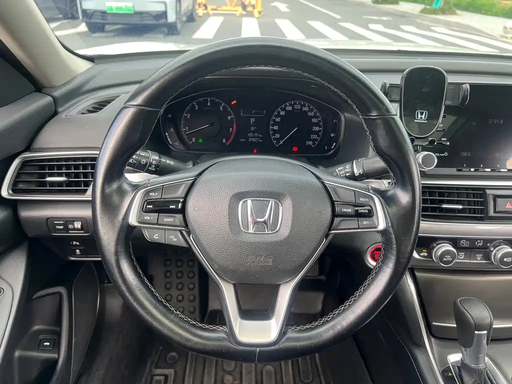 Honda Accord — миниатюра 18