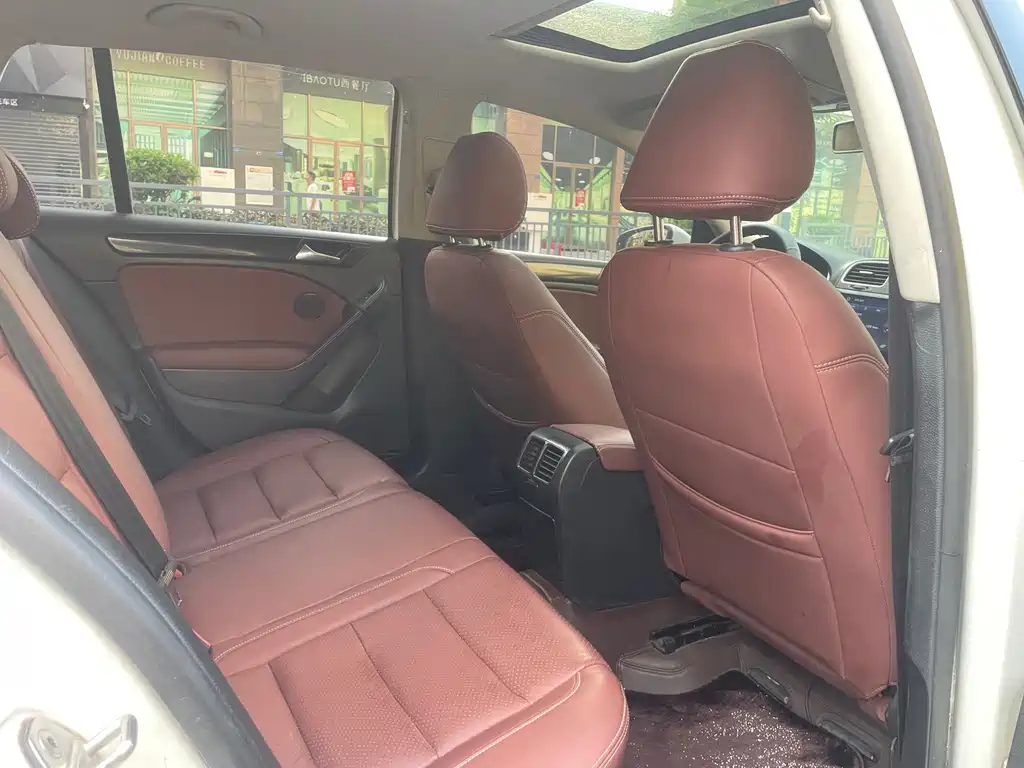 Volkswagen Golf — миниатюра 12