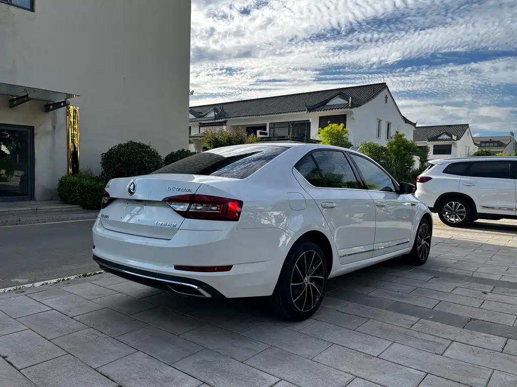 Skoda Octavia 2018 TSI280 DSG Flagship