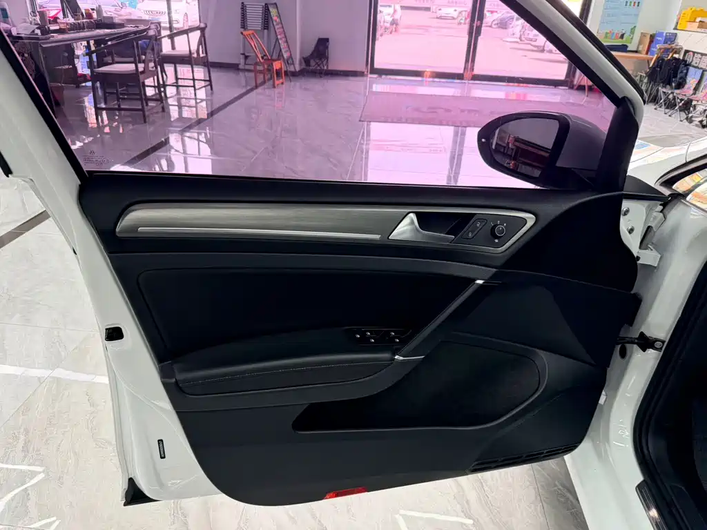 Volkswagen Golf — миниатюра 8